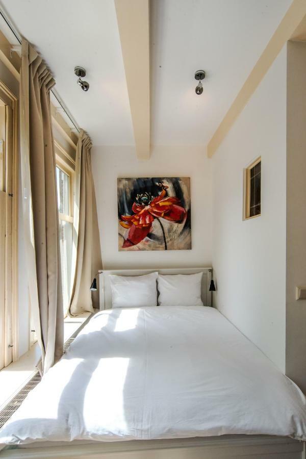 The Blue Stairs Bed & Breakfast Amsterdam Exterior photo